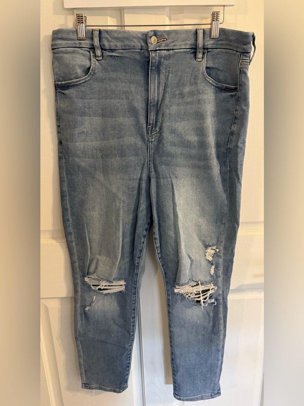 AE Distressed Curvy Leggings